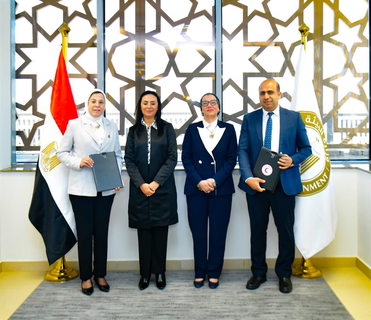 وزيرتا البيئة والتضامن