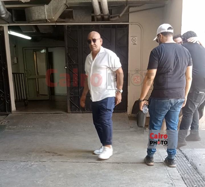 محمد لطفي أول الحضور في المستشفى لإلقاء النظرة الأخيرة على سامح عبد العزيز 