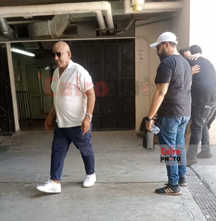 محمد لطفي أول الحضور في المستشفى لإلقاء النظرة الأخيرة على سامح عبد العزيز 