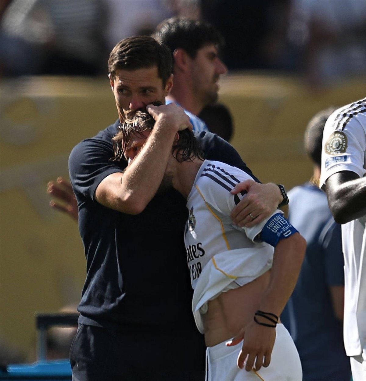 حزن مودريتش بعد الخسارة من باريس سان جيرمان