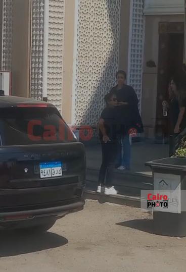 لقطات لـ روبي من وداع طليقها الراحل سامح عبد العزيز في مسجد الشرطة بالشيخ زايد