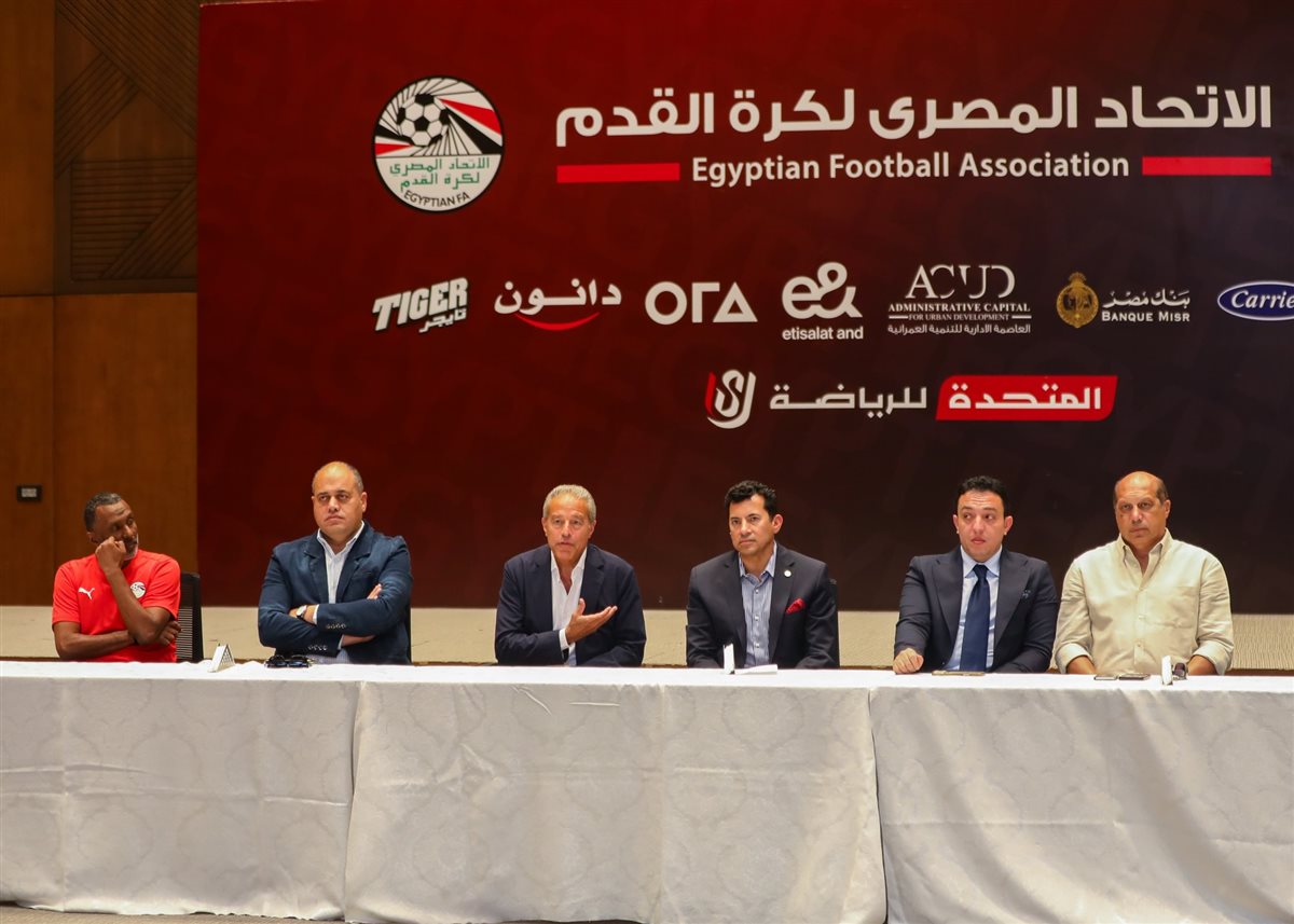 وزير الرياضة يزور معسكر منتخب 17 سنة للاطمئنان على استعداداته لكأس العالم