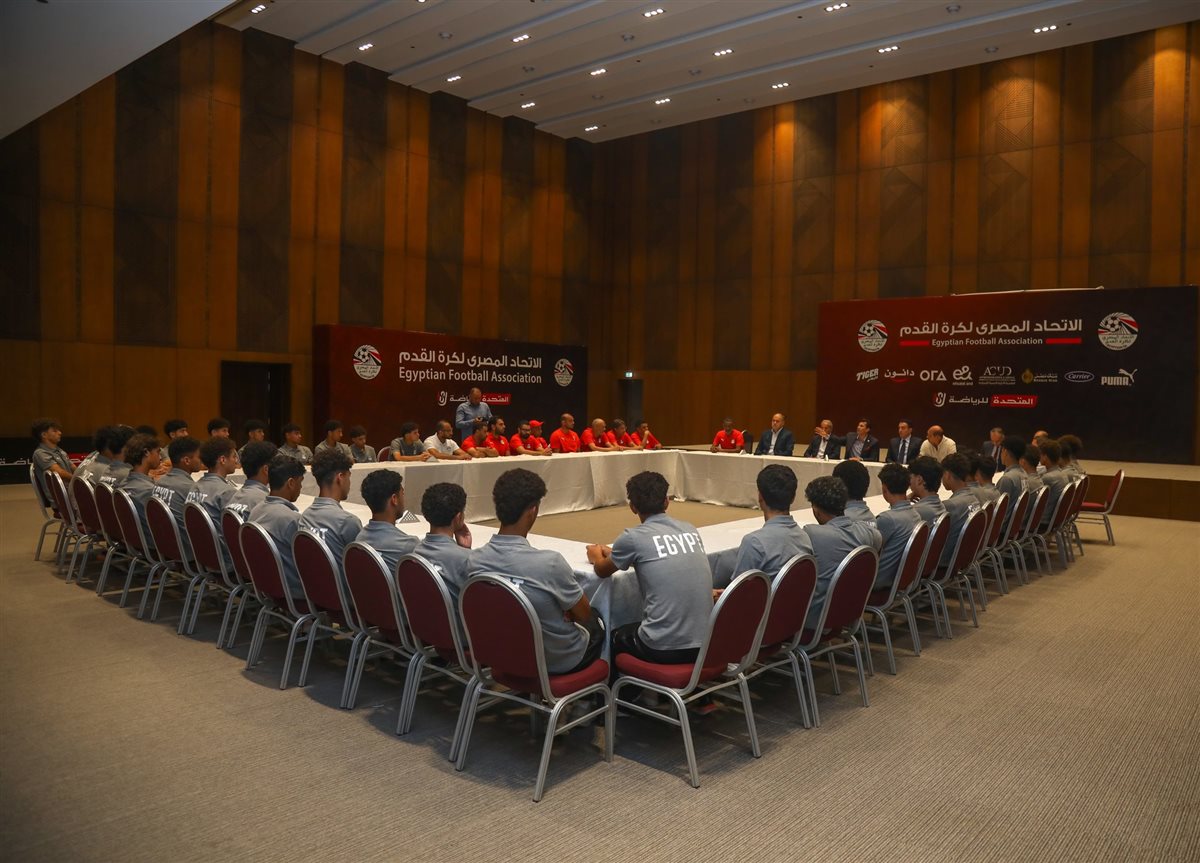 وزير الرياضة يزور معسكر منتخب 17 سنة للاطمئنان على استعداداته لكأس العالم