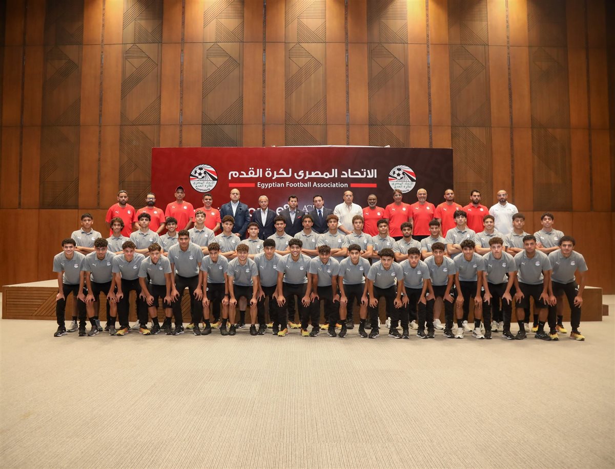 وزير الرياضة يزور معسكر منتخب 17 سنة للاطمئنان على استعداداته لكأس العالم