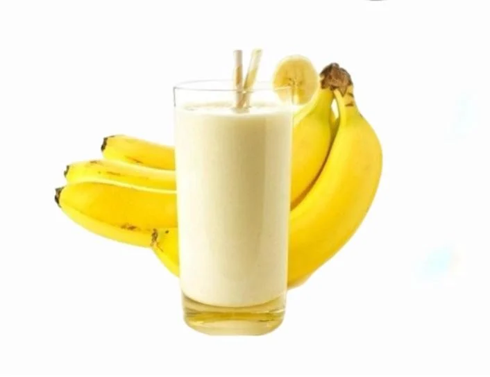 مكونات عمل موز باللبن والشوكولاتة