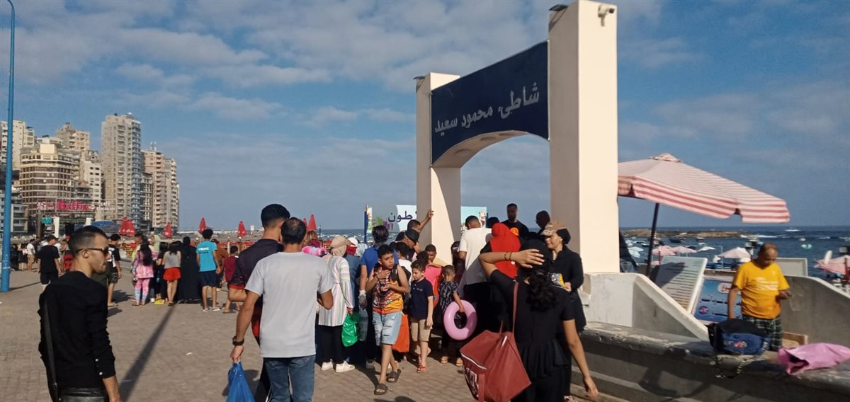 اكتمال نسب الإشغال بشواطئ الإسكندرية 