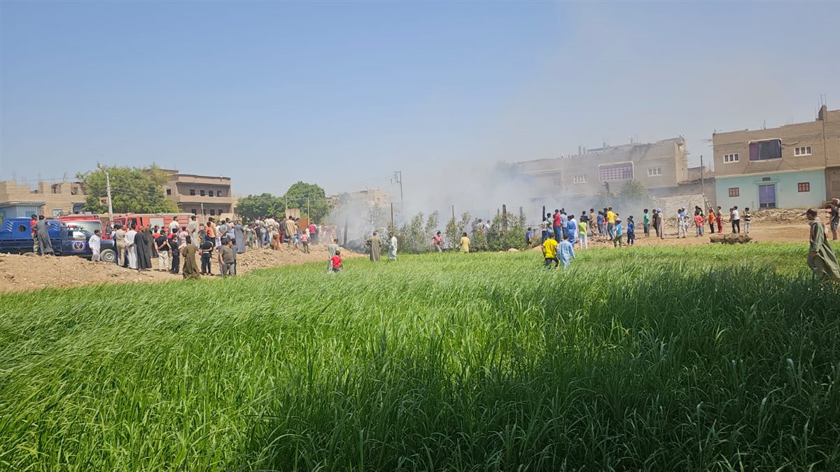 اندلاع حريق بمخزن خردة بأسيوط