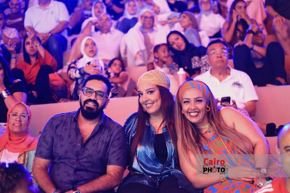 كامل العدد..  إقبال كثيف على حفل 