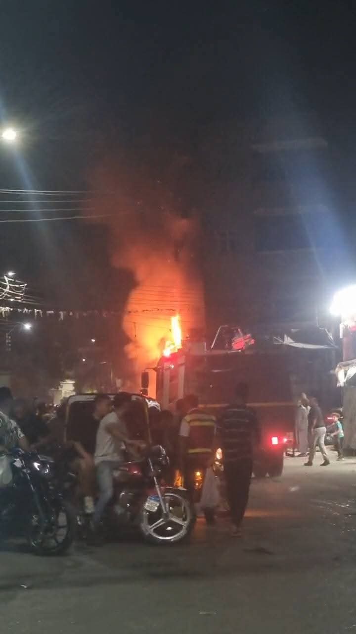 جانب من الحريق 