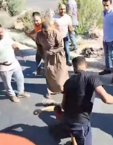 واقعة تعدي مجموعة من الاشخاص على سائق (2)