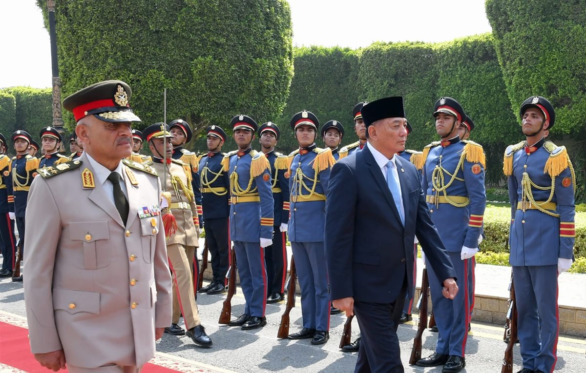 السيسي يصل إلى غينيا الاستوائية