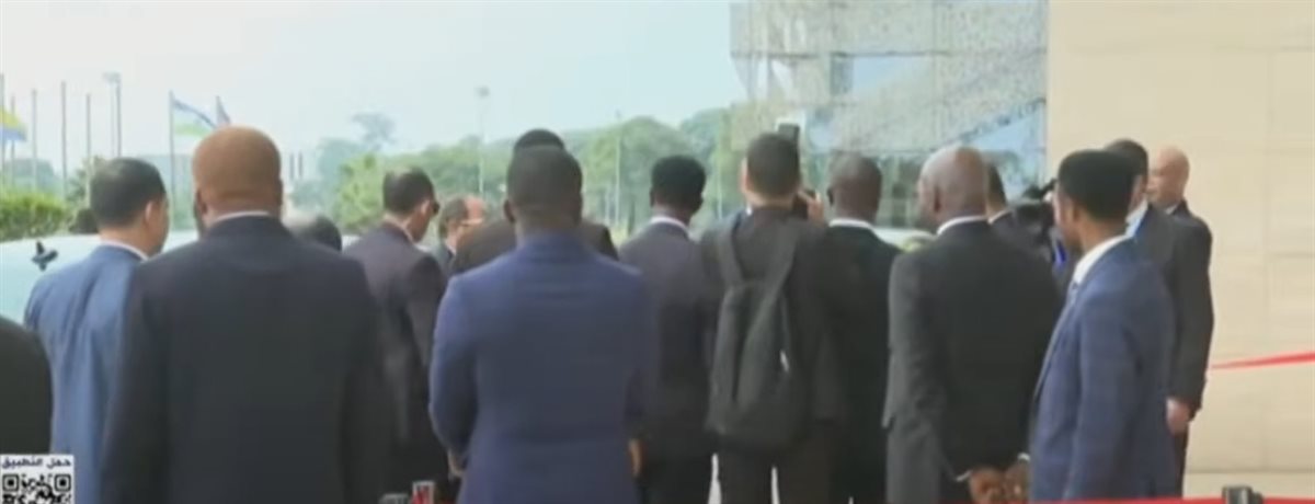 الرئيس السيسي يصل مقر انعقاد الدورة السابعة لاجتماع القمة التنسيقي لمنتصف العام للاتحاد الأفريقي