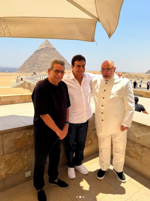 لقاء خاص يجمع جورج قرداحي بـ محمود سعد وخالد الجندي في الأهرامات