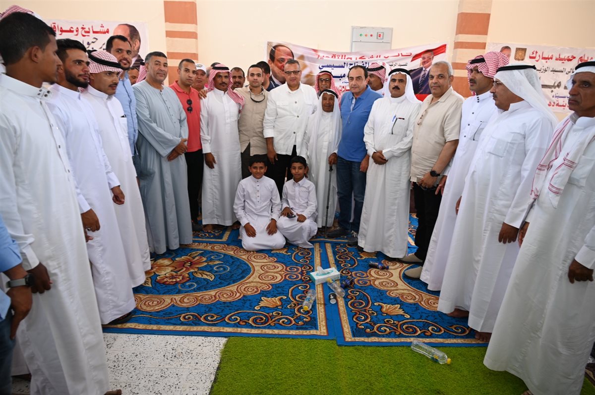 محافظ جنوب سيناء يلتقى مشايخ البدو بوادى مجيرح بدهب