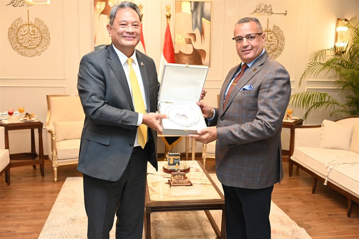 محافظ جنوب سيناء يستقبل سفير تايلاند بالقاهرة
