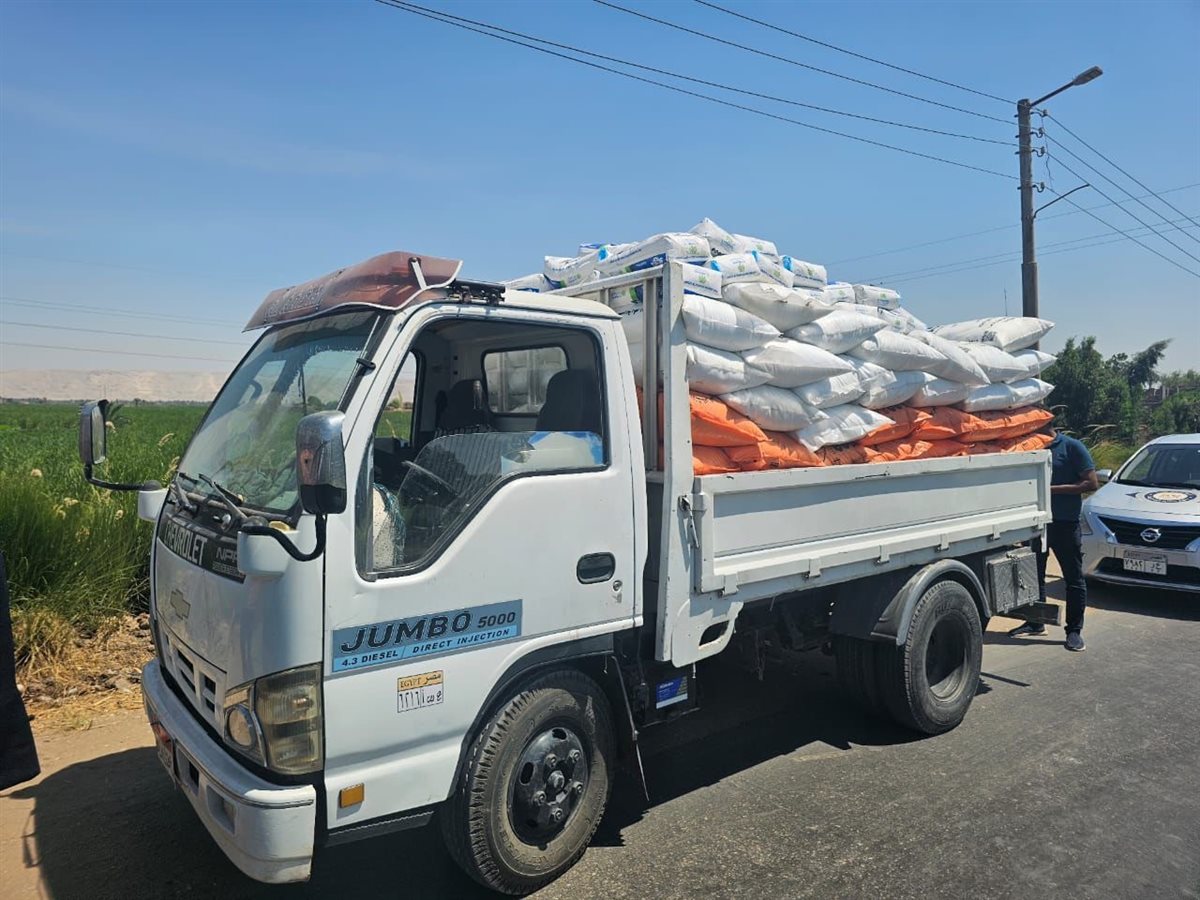 تموين الأقصر يضبط أسمدة مدعمة