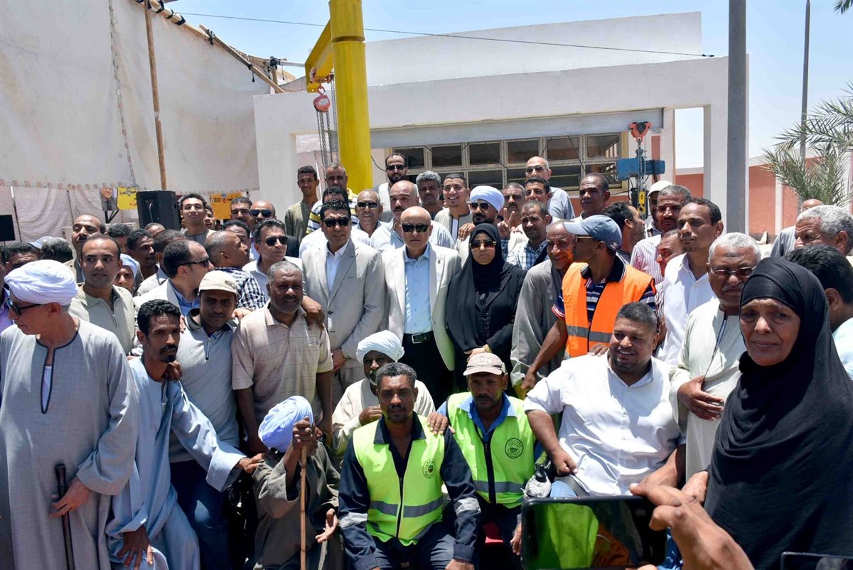 محافظ الأقصر يتفقد عمارات اسكان الزينية