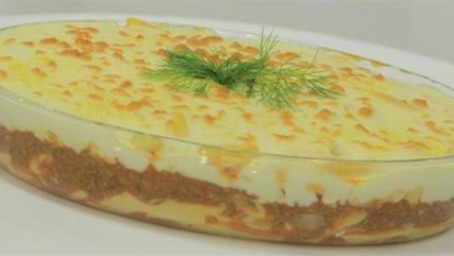 مكونات المكرونة بالبشاميل بالسجق