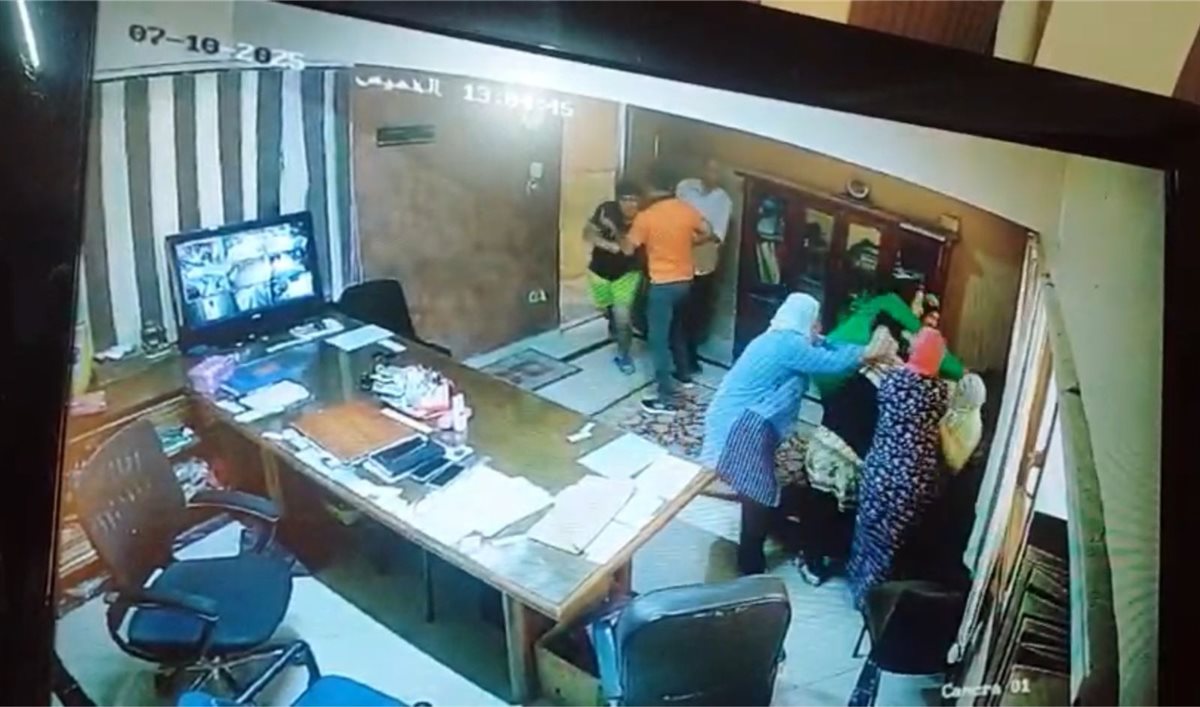 مطلقة تستأجر بلطجية للتعدي على إدارة مدرسة