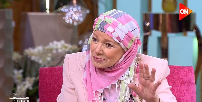 مشيرة إسماعيل وابنتها في ضيافة منى الشاذلي 