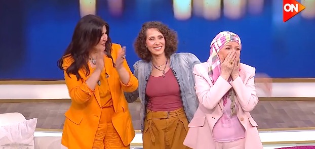 مشيرة إسماعيل وابنتها في ضيافة منى الشاذلي 