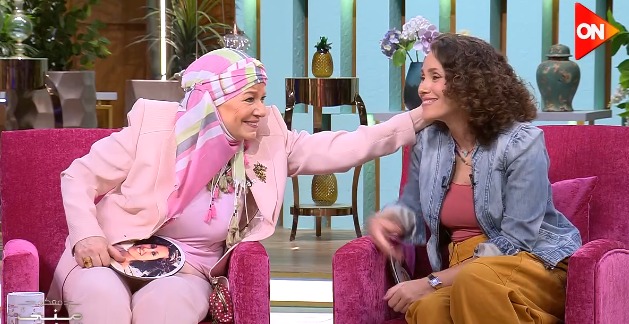 مشيرة إسماعيل وابنتها في ضيافة منى الشاذلي 