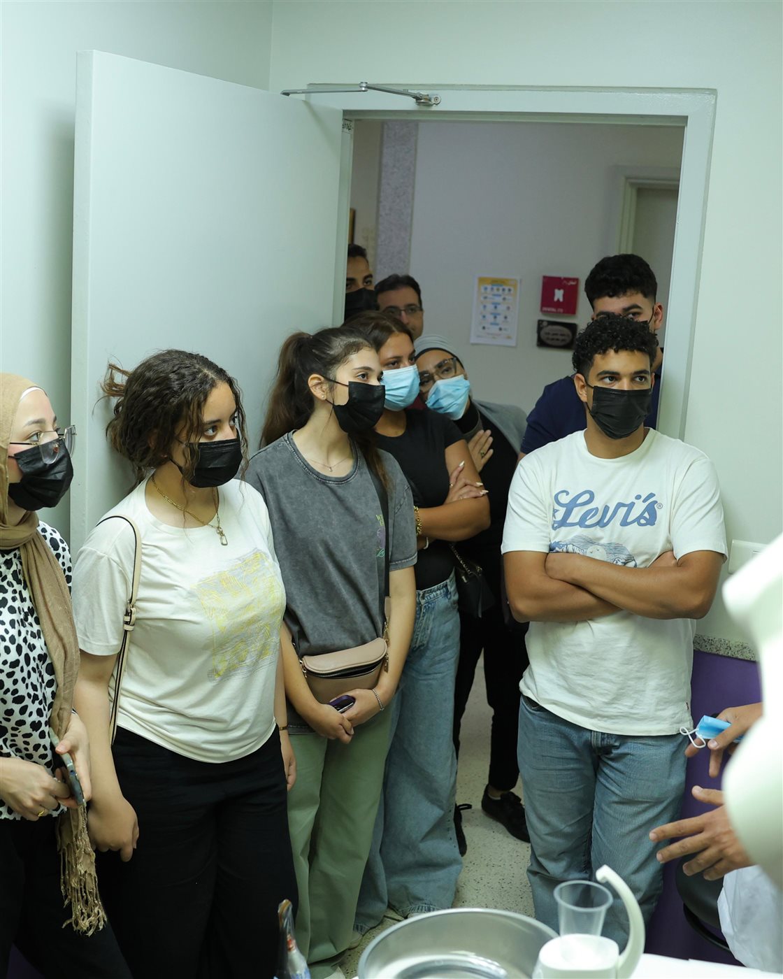 وفد من طلاب جامعة باديا يزور مستشفى 57357 لدعم الأطفال