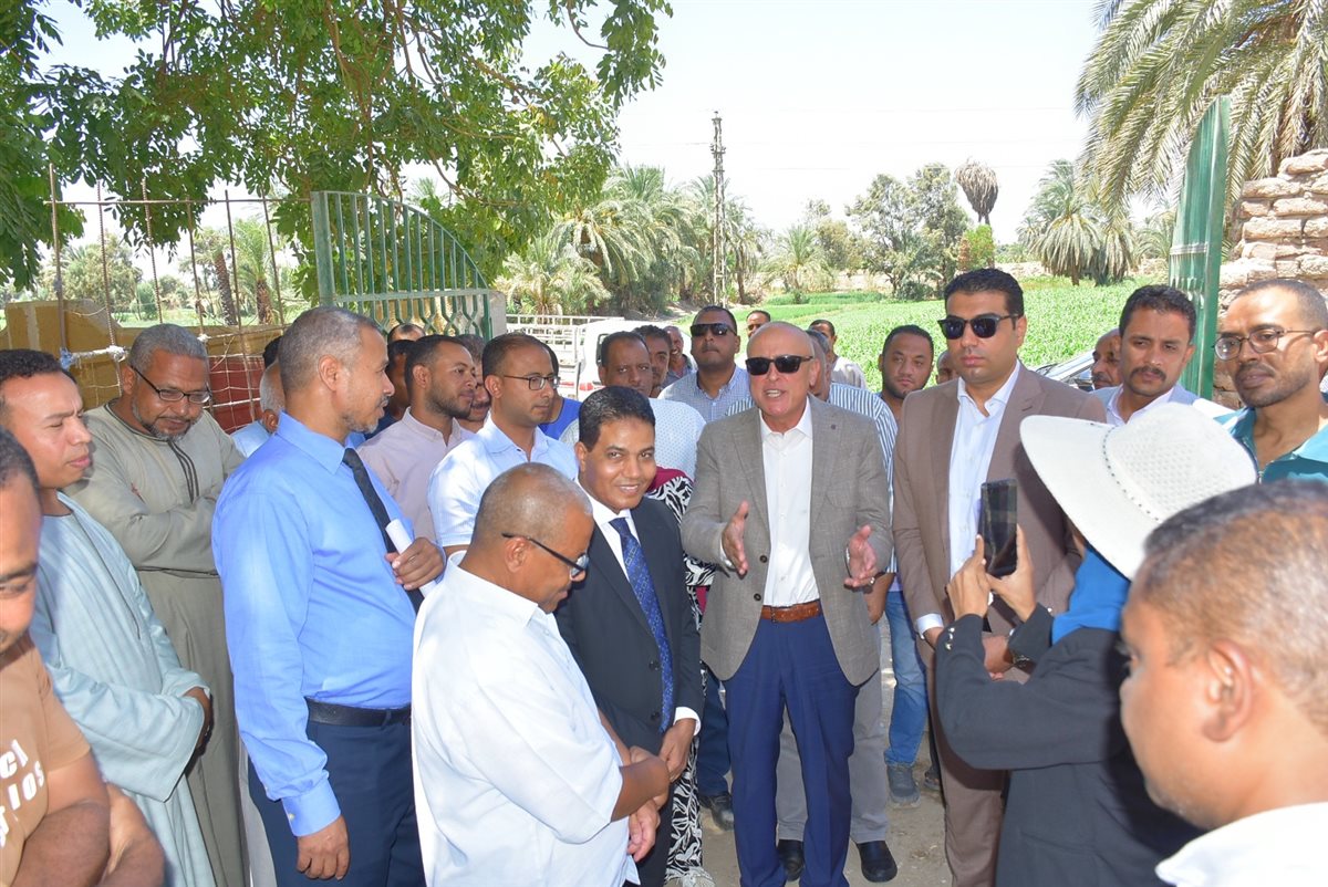 محافظ الأقصر وجولة تفقدية بالحميدات 