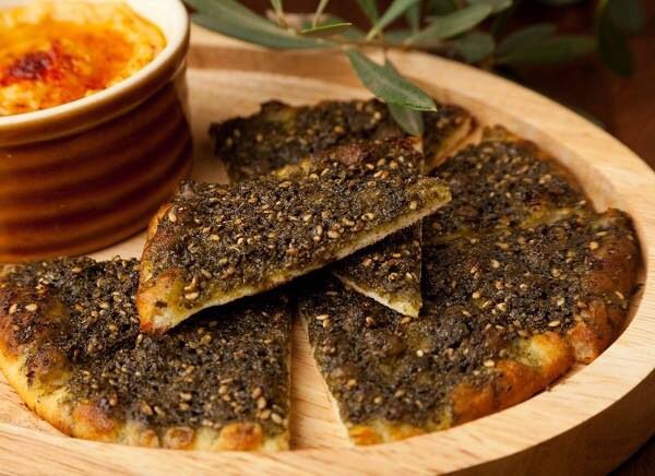 طريقة عمل المناقيش باللحمة المفرومة