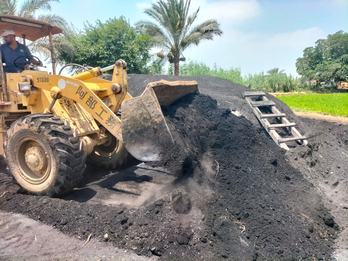 إزالة مكامير الفحم النباتي المخالفة بعدة مراكز للحد من التلوث بالدقهلية 
