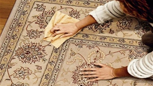 تنظيف السجاد على الناشف بالملح