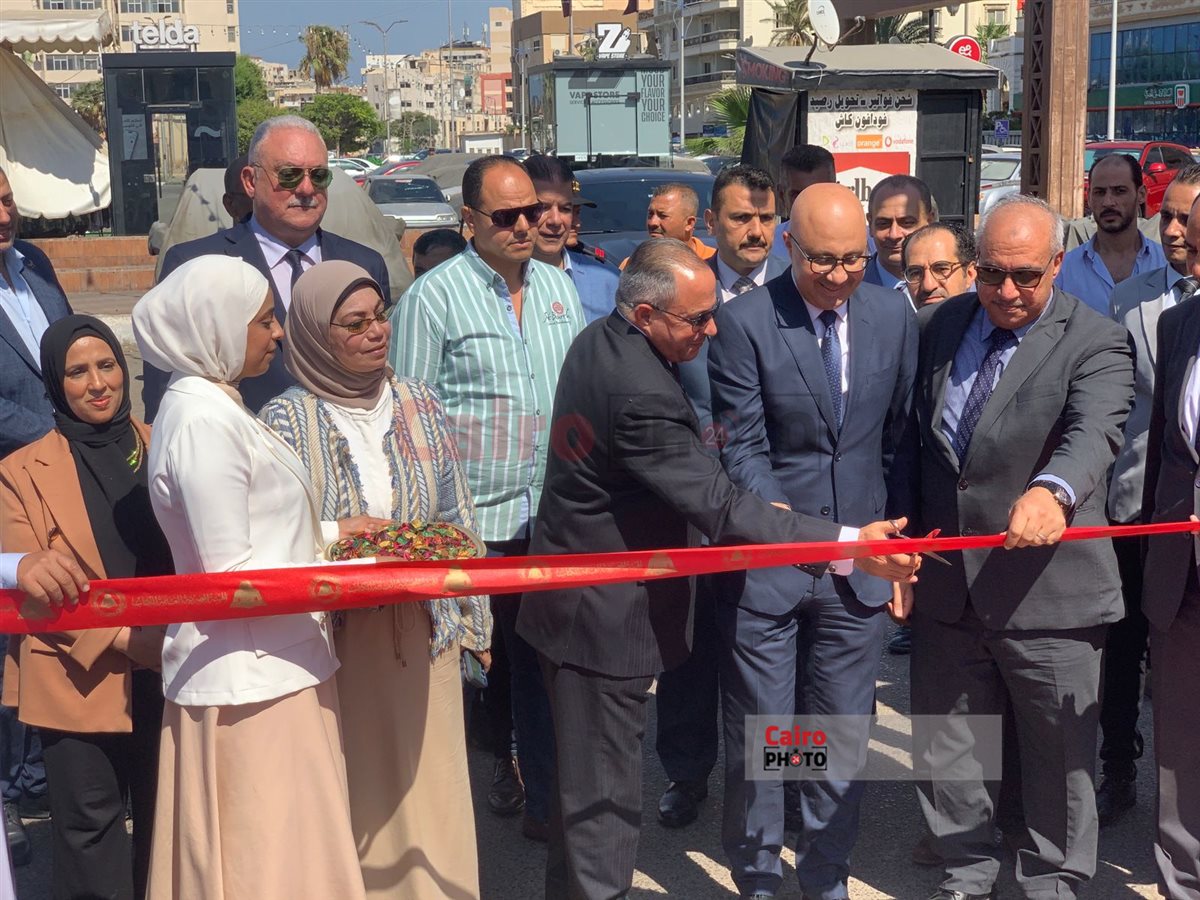 محافظ بورسعيد يفتتح معرض الكتاب الثامن 