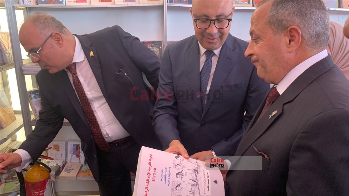 محافظ بورسعيد يفتتح معرض الكتاب الثامن 