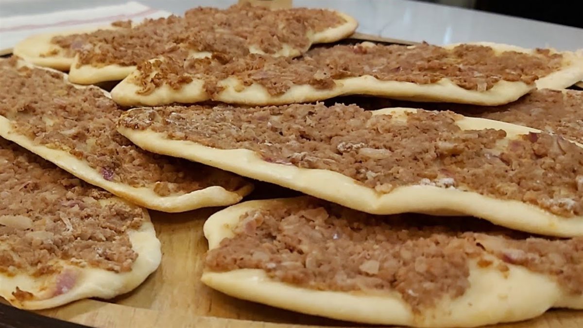 عجينة المناقيش مثل المطاعم