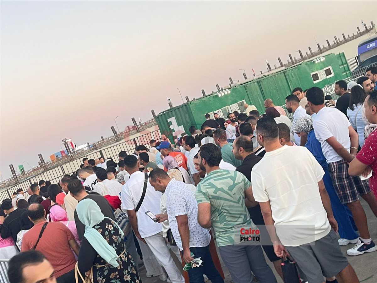 إقبال كبير.. توافد الجمهور على حفل أنغام أولى فعاليات مهرجان العلمين