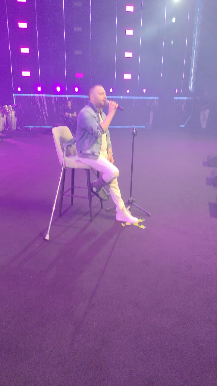 حسام حبيب في حفله بموسم جدة