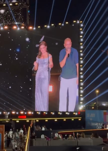 تامر عاشور مفاجأة حفل أنغام في مهرجان العلمين