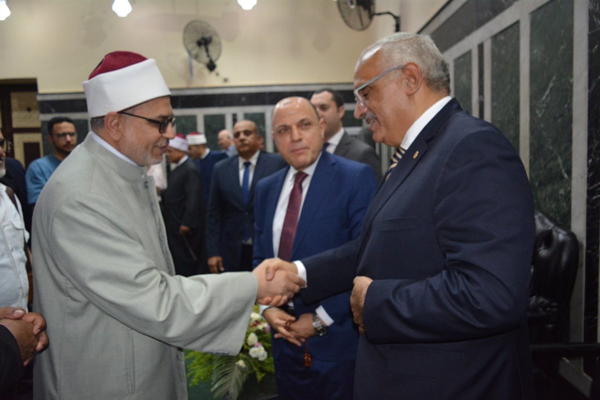 وزير الأوقاف ومفتي الجمهورية يفتتحان  مشروع تطوير ساحة مسجد سيدي إبراهيم الدسوقي بكفر الشيخ بالتعاون مع وزارة الثقافة