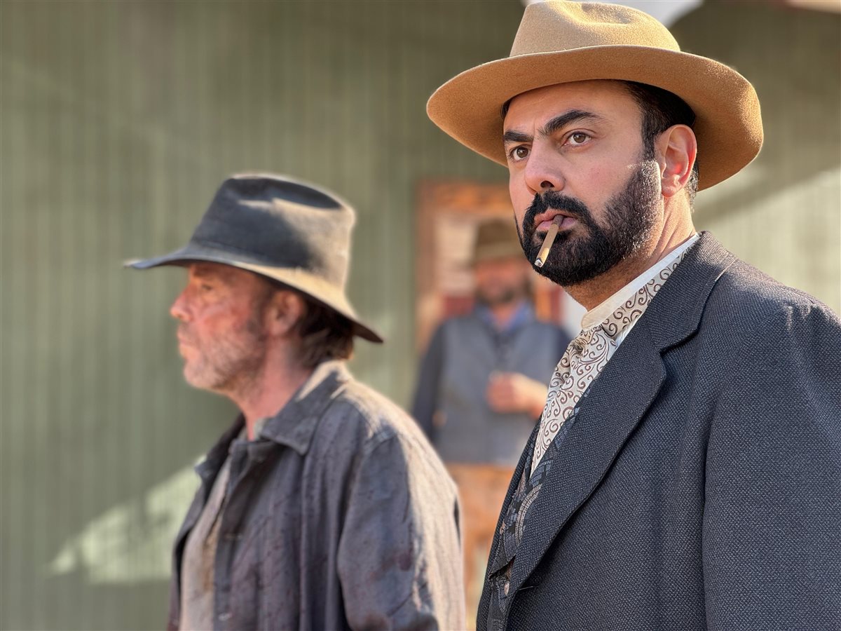 محمد كريم في فيلم The Gunslingers