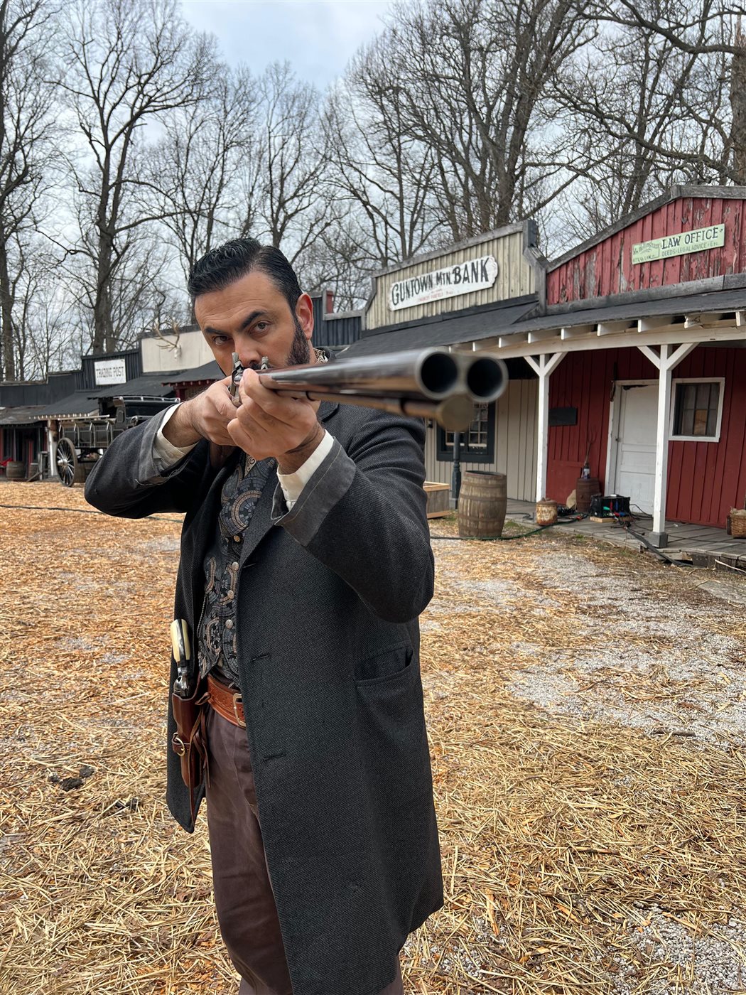 محمد كريم في فيلم The Gunslingers