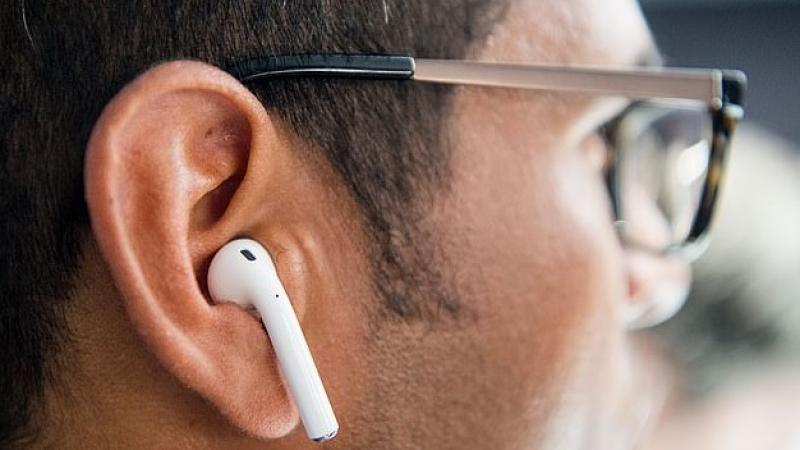 أضرار استخدام سماعات البلوتوث على المدى الطويل