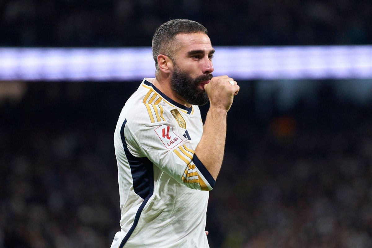 الإسباني داني كارفخال ظهير  ريال مدريد