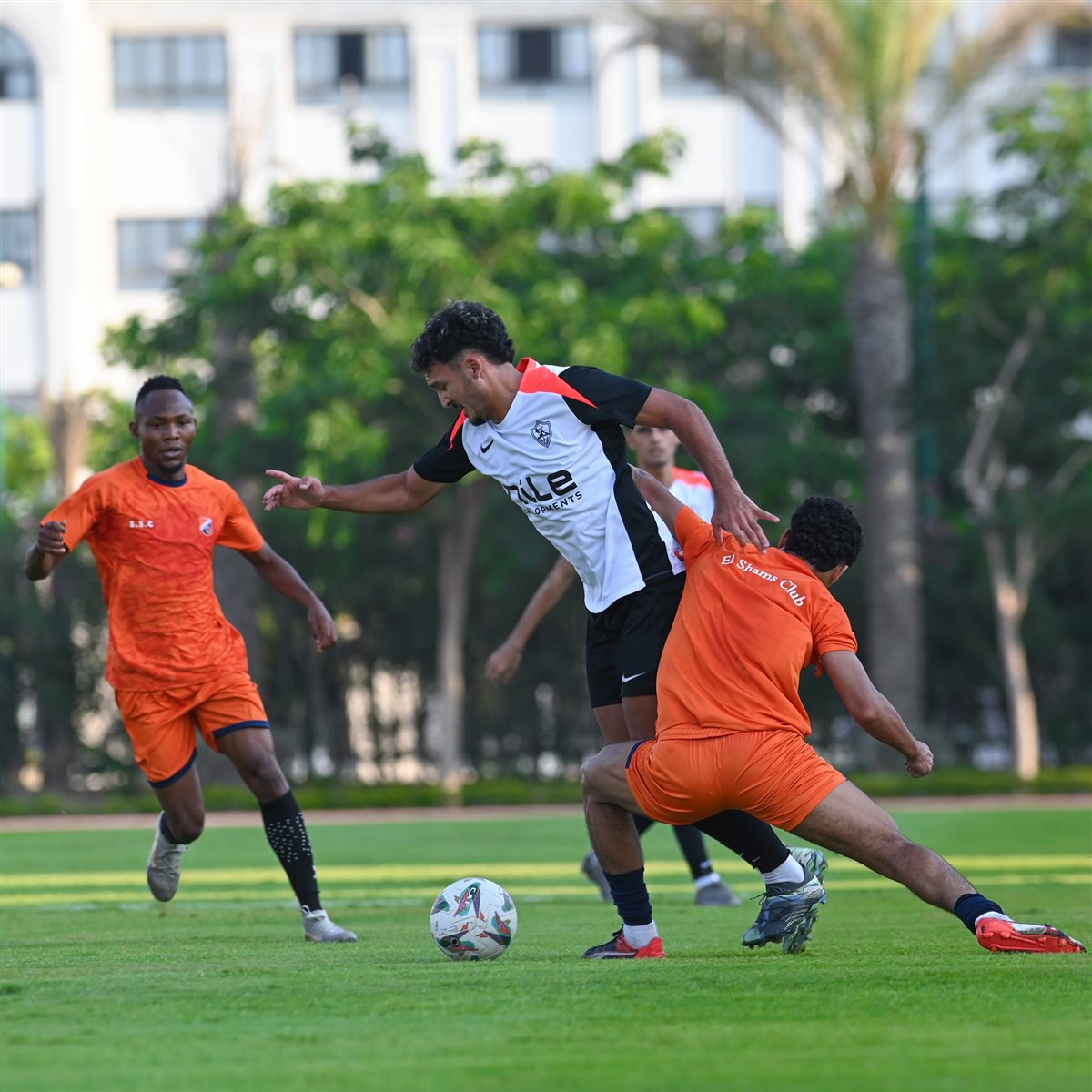 <strong>صور من مباراة الزمالك والشمس الودية </strong>