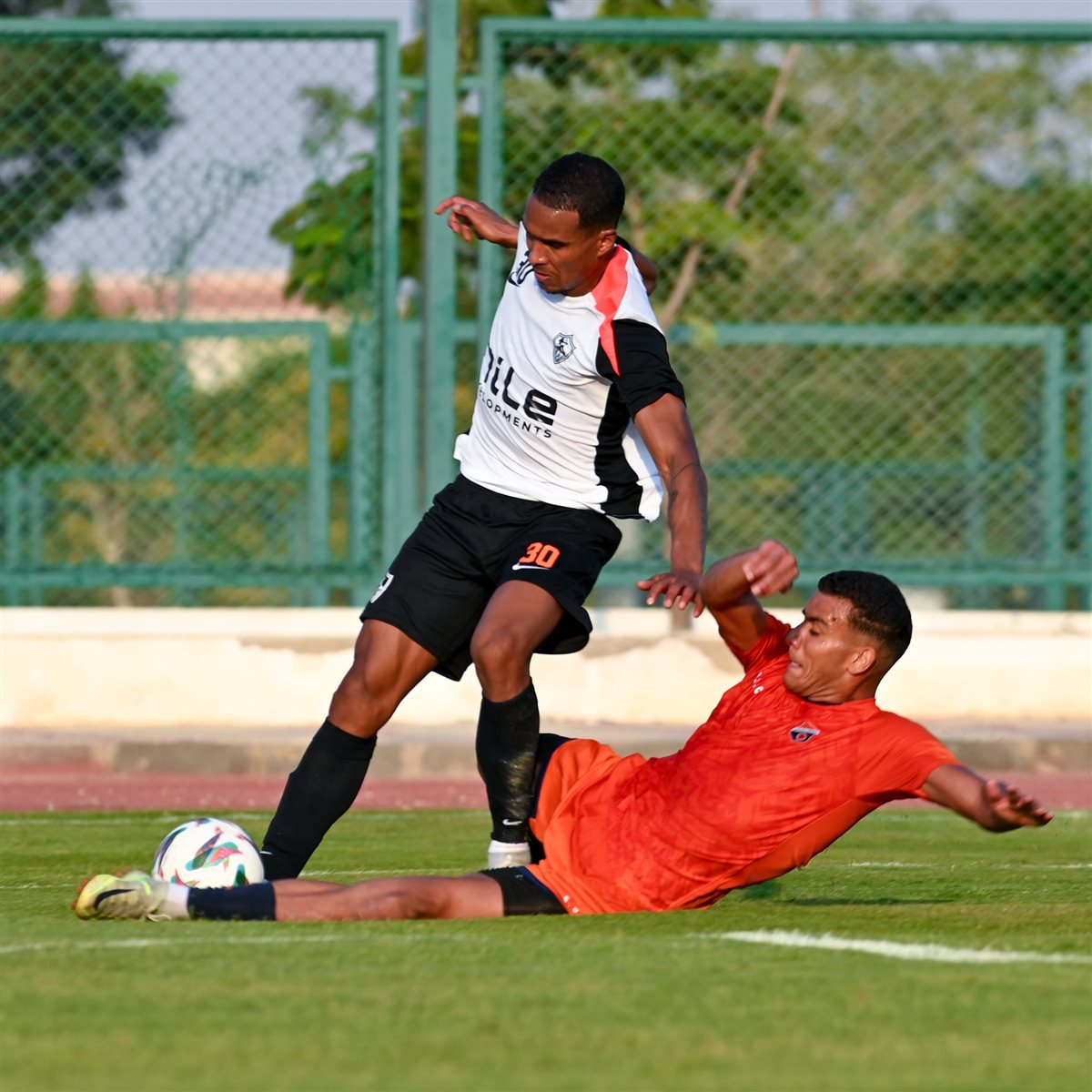 <strong>صور من مباراة الزمالك والشمس الودية </strong>