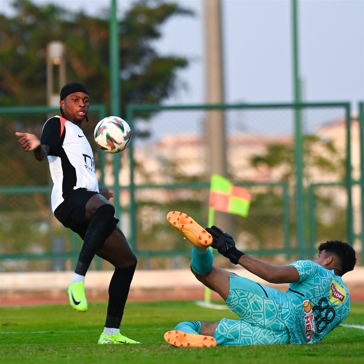 <strong>صور من مباراة الزمالك والشمس الودية </strong>