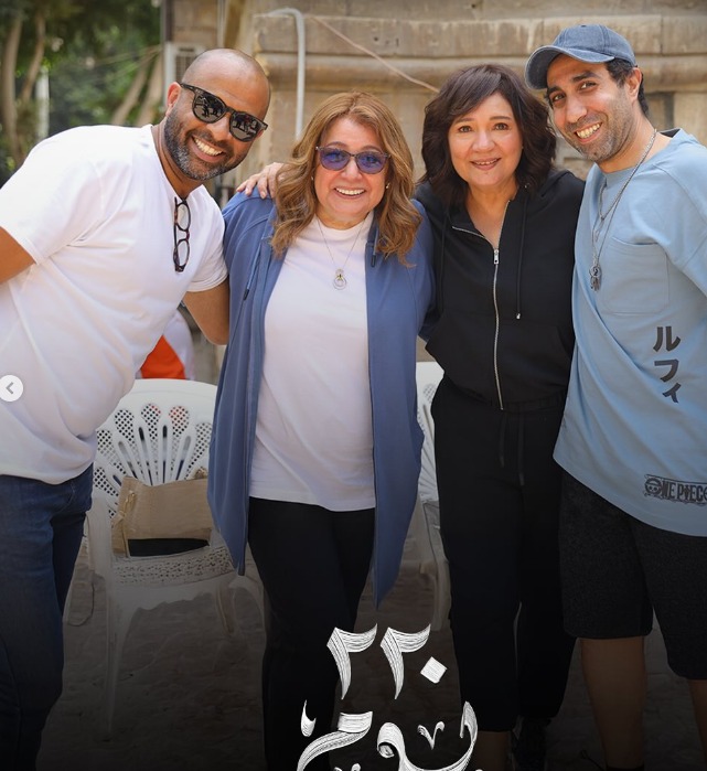 صور جديدة من كواليس تصوير مسلسل 220 يوم بطولة كريم فهمي وصبا مبارك