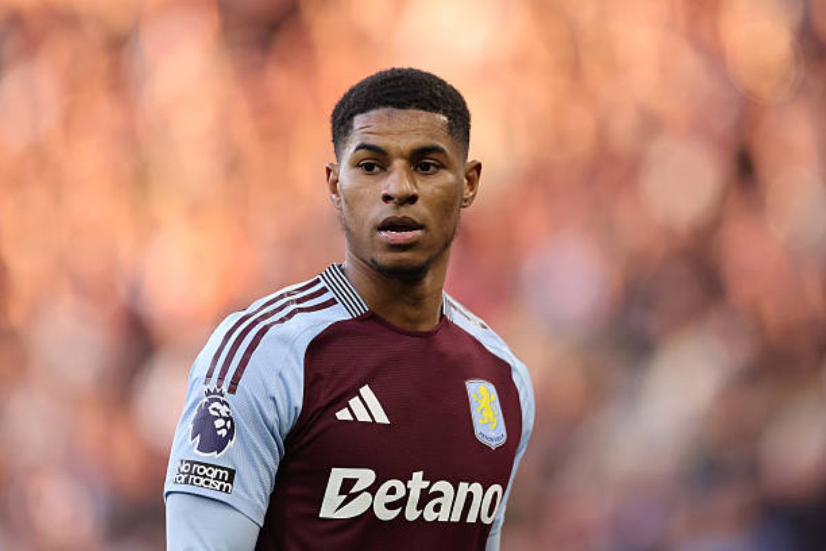 <strong>ماركوس راشفورد بقميص نادي أستون فيلا الإنجليزي</strong>