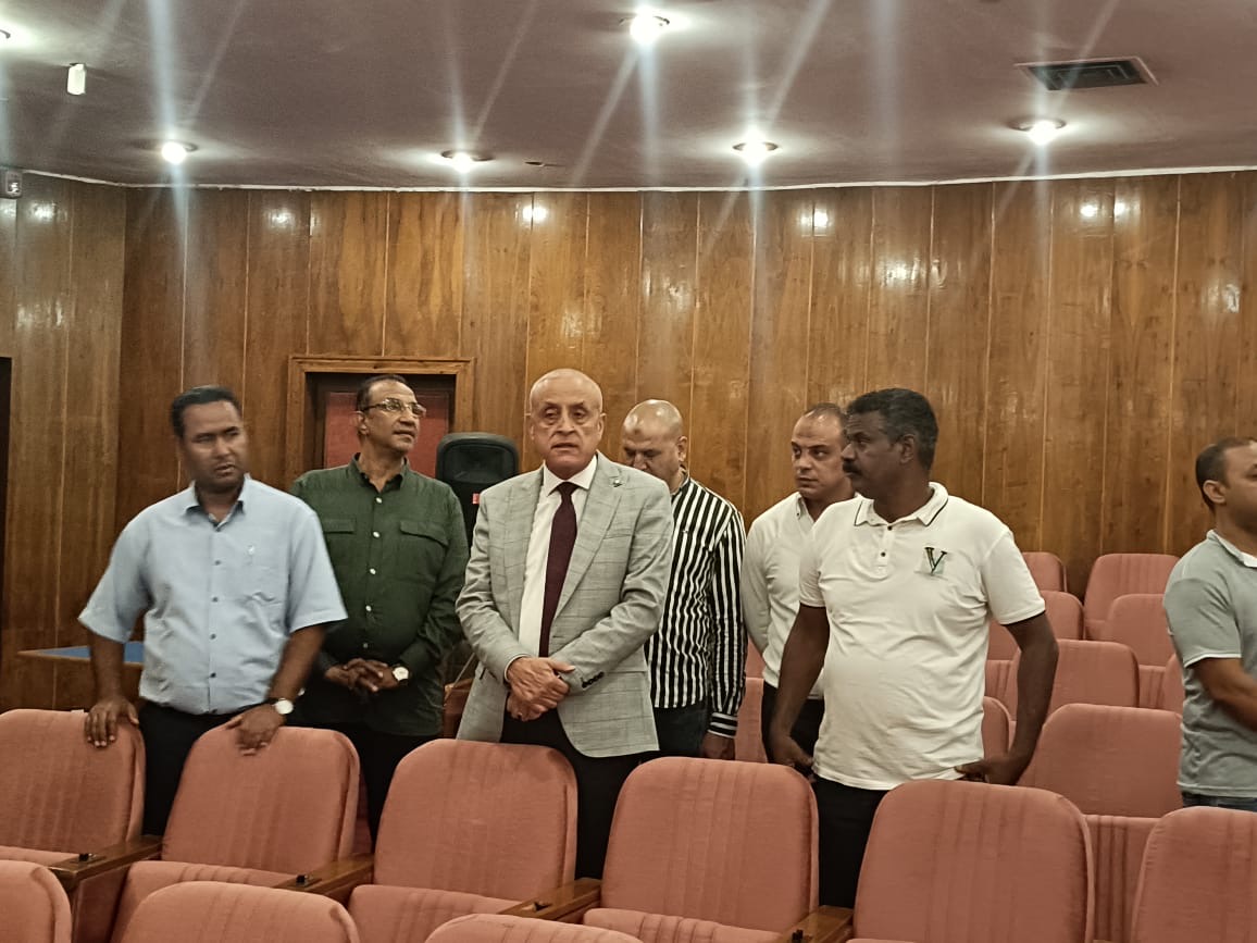 محافظ الأقصر داخل متحف التحنيط