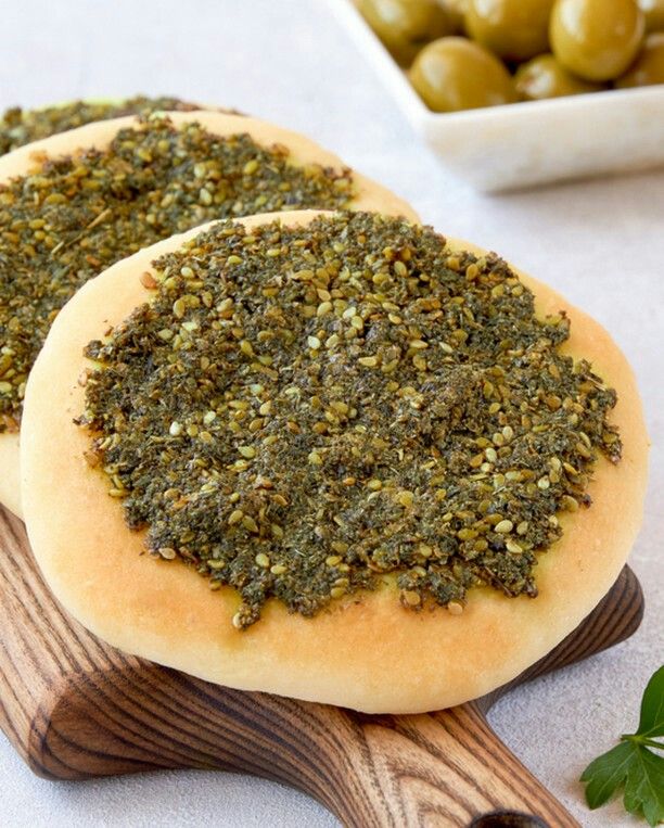 فطائر الزعتر الأخضر بعجينة العشر دقائق