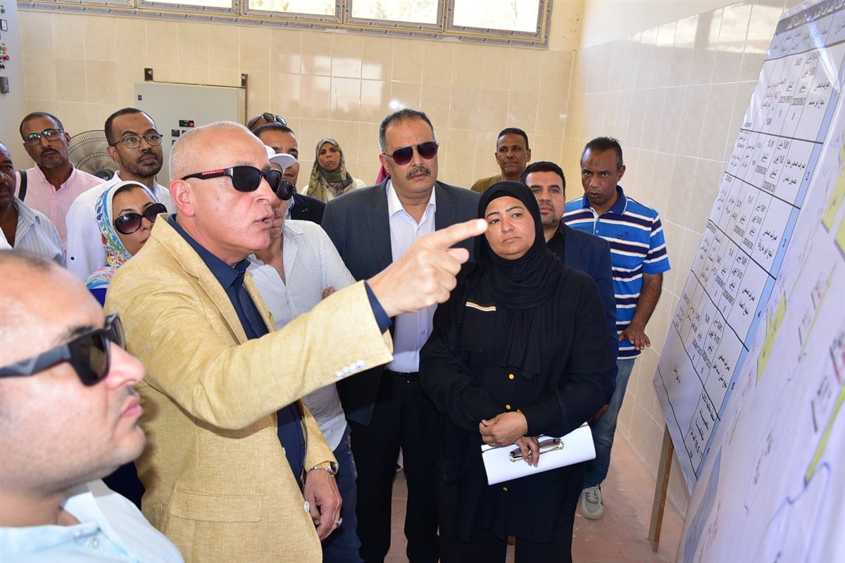 محافظ الأقصر يتفقد مشروعات بالطود 